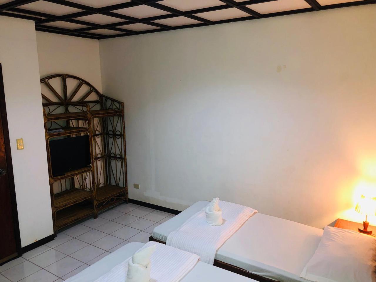 Matutina Pensionne Puerto Princesa Екстер'єр фото