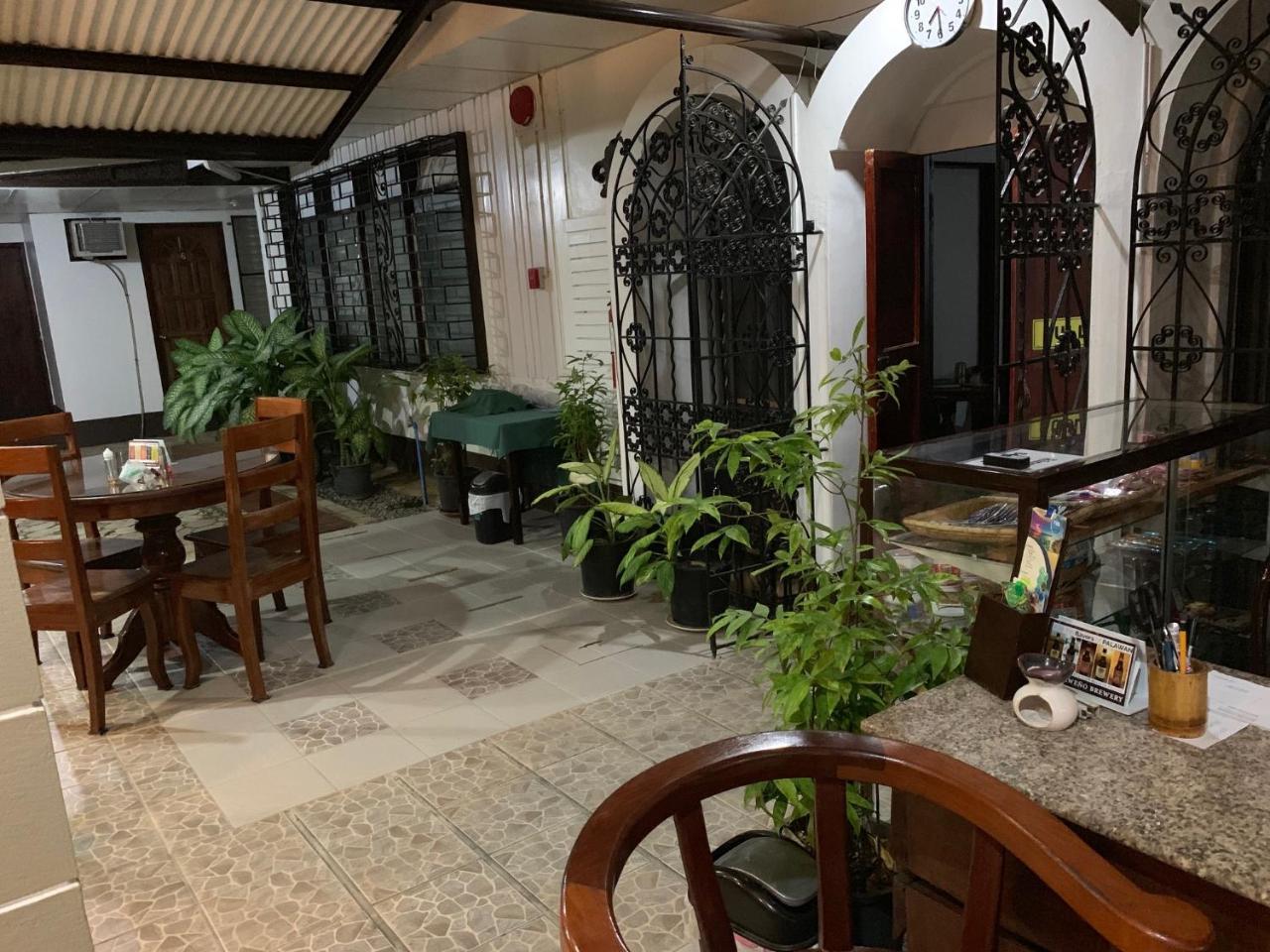 Matutina Pensionne Puerto Princesa Екстер'єр фото